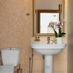 White Lotus With Private Pool Vilă