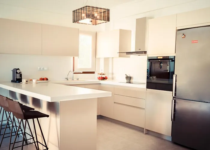 White Lotus With Private Pool