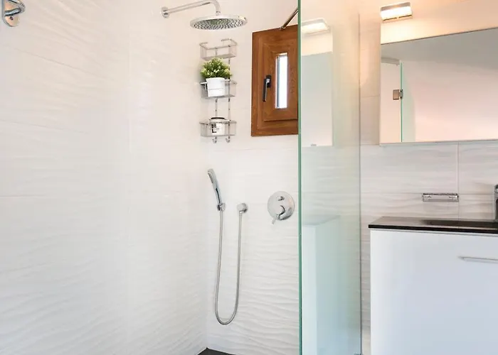 别墅 White Lotus With Private Pool 阿菲托斯